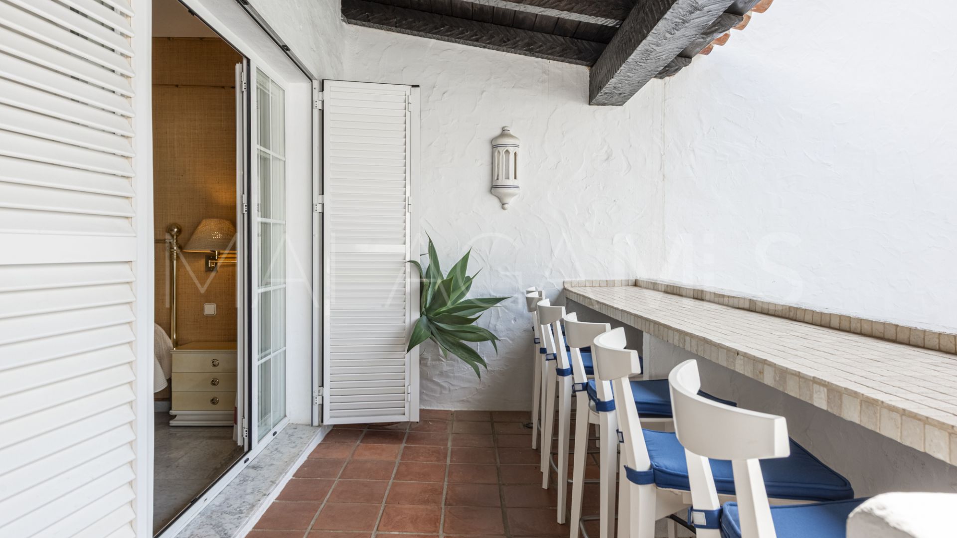 Buy penthouse with 2 bedrooms in Puente Romano II