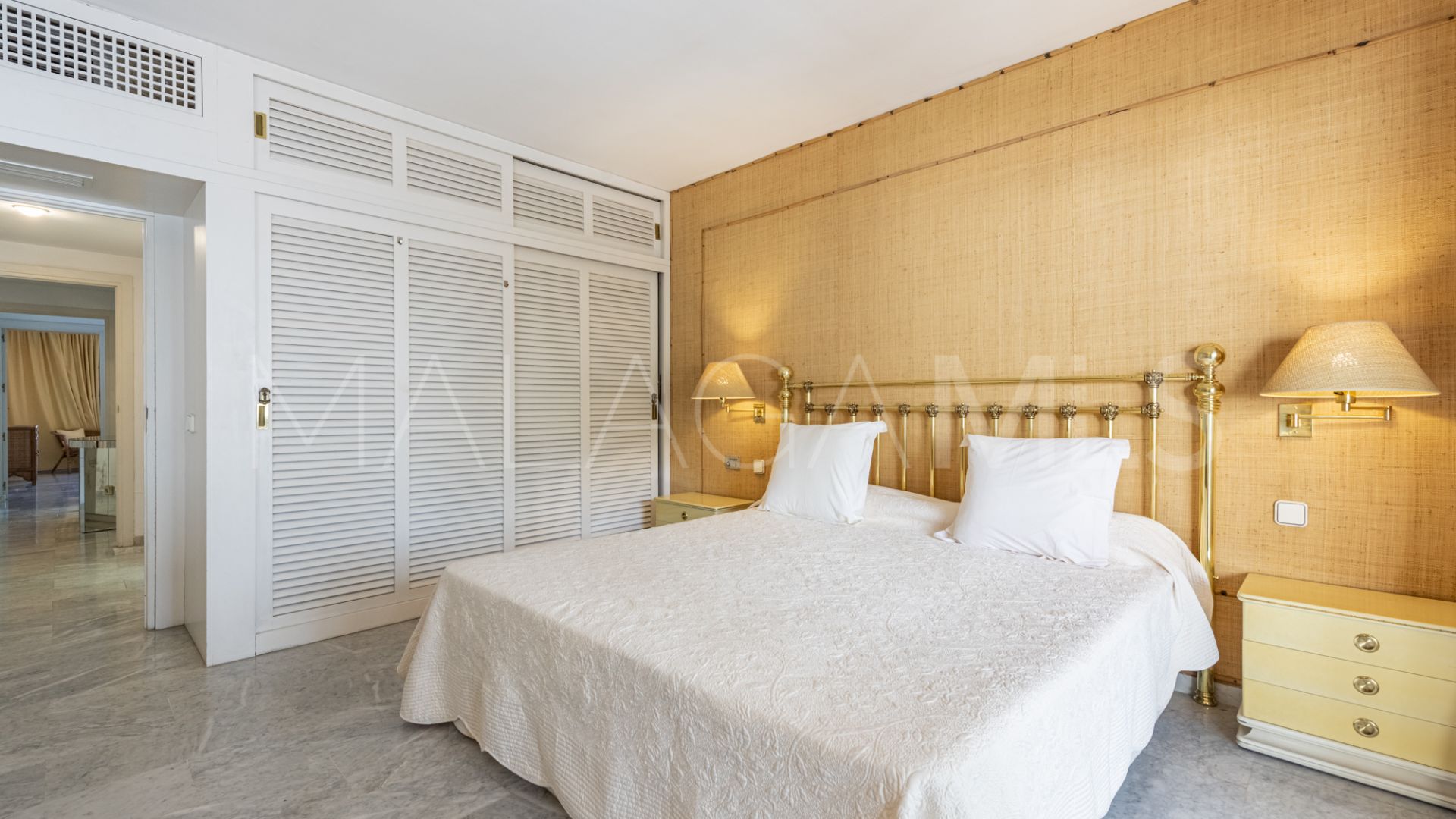 Buy penthouse with 2 bedrooms in Puente Romano II