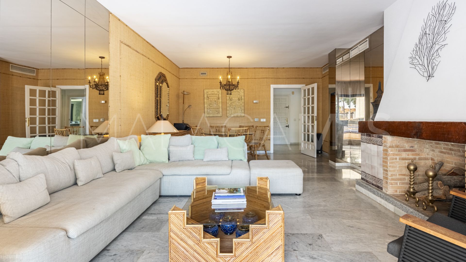Buy penthouse with 2 bedrooms in Puente Romano II