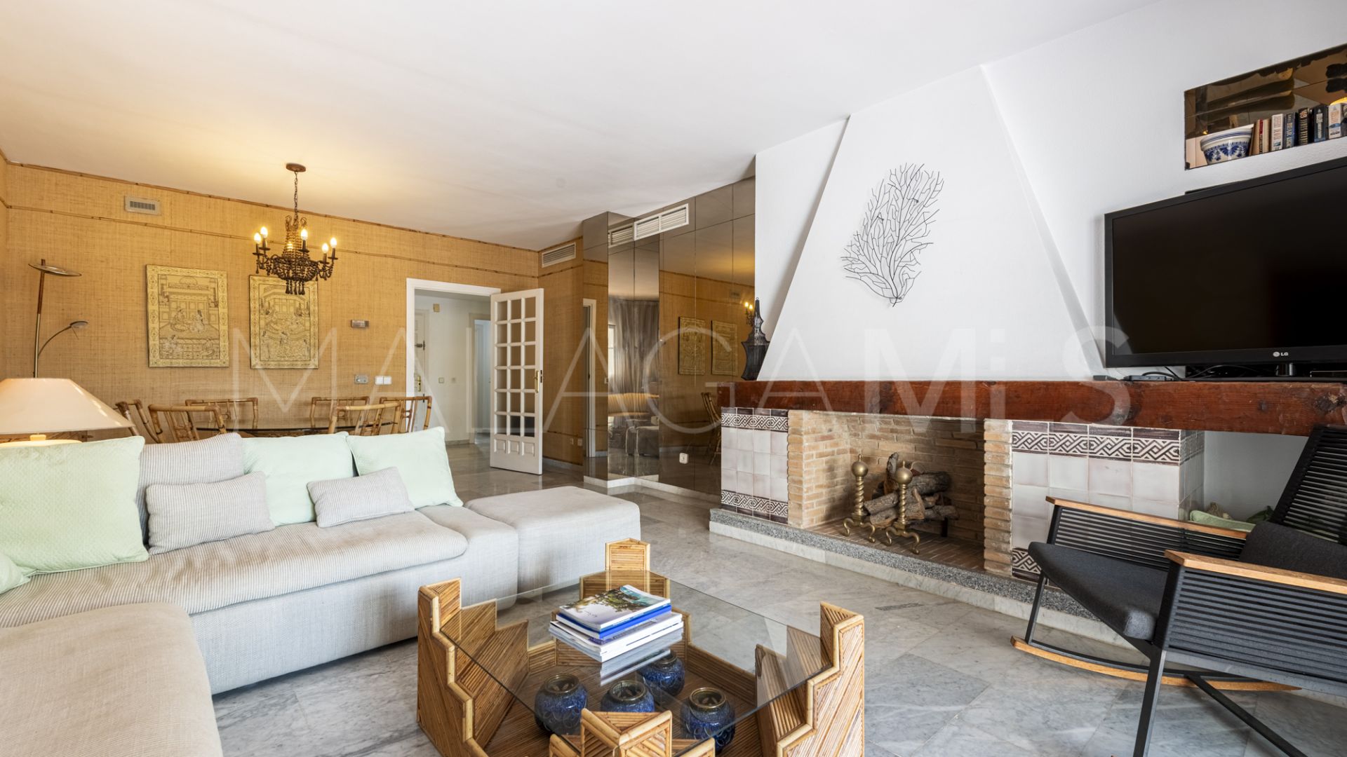 Buy penthouse with 2 bedrooms in Puente Romano II