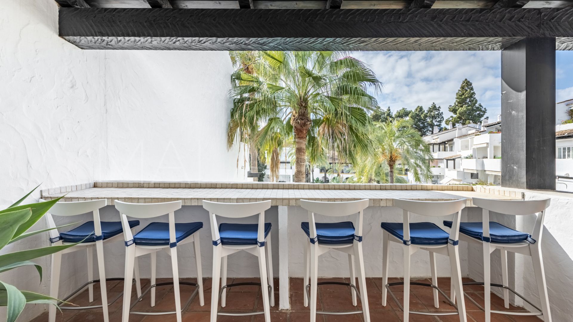 Buy penthouse with 2 bedrooms in Puente Romano II