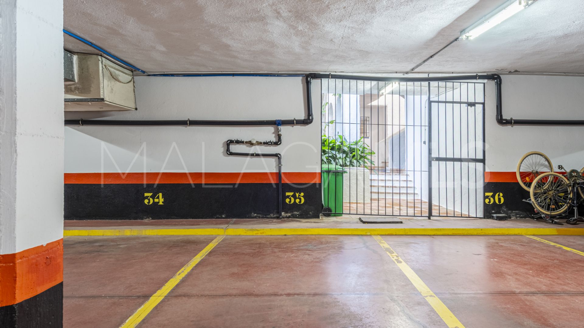 Buy penthouse with 2 bedrooms in Puente Romano II