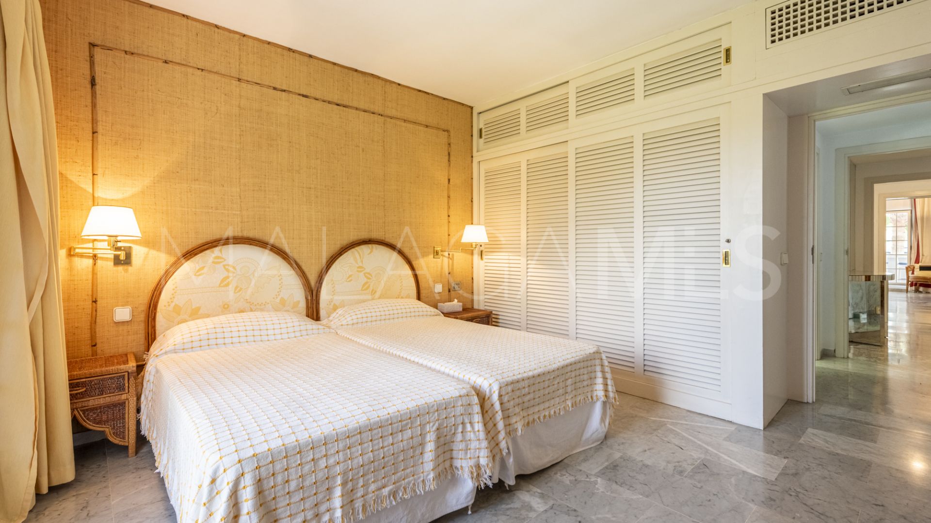 Buy penthouse with 2 bedrooms in Puente Romano II