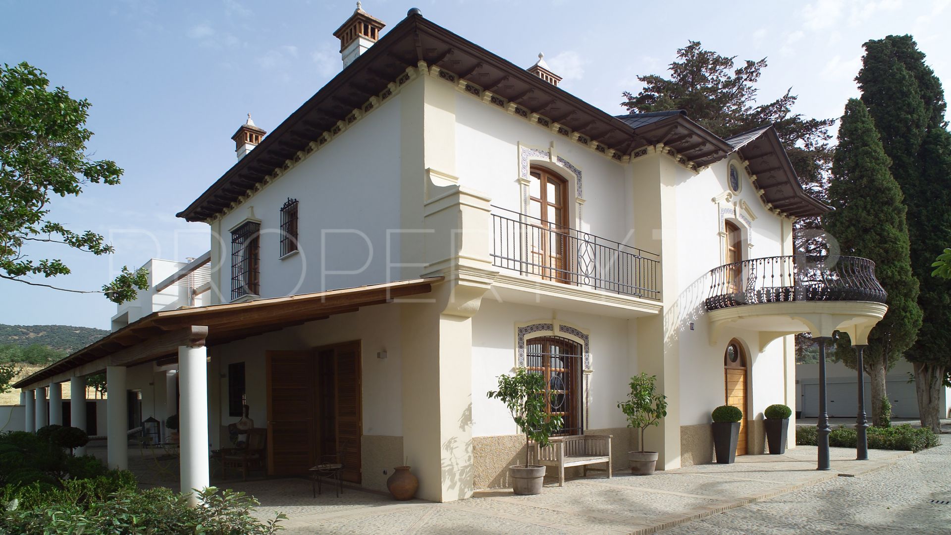 Buy villa in Ronda with 4 bedrooms