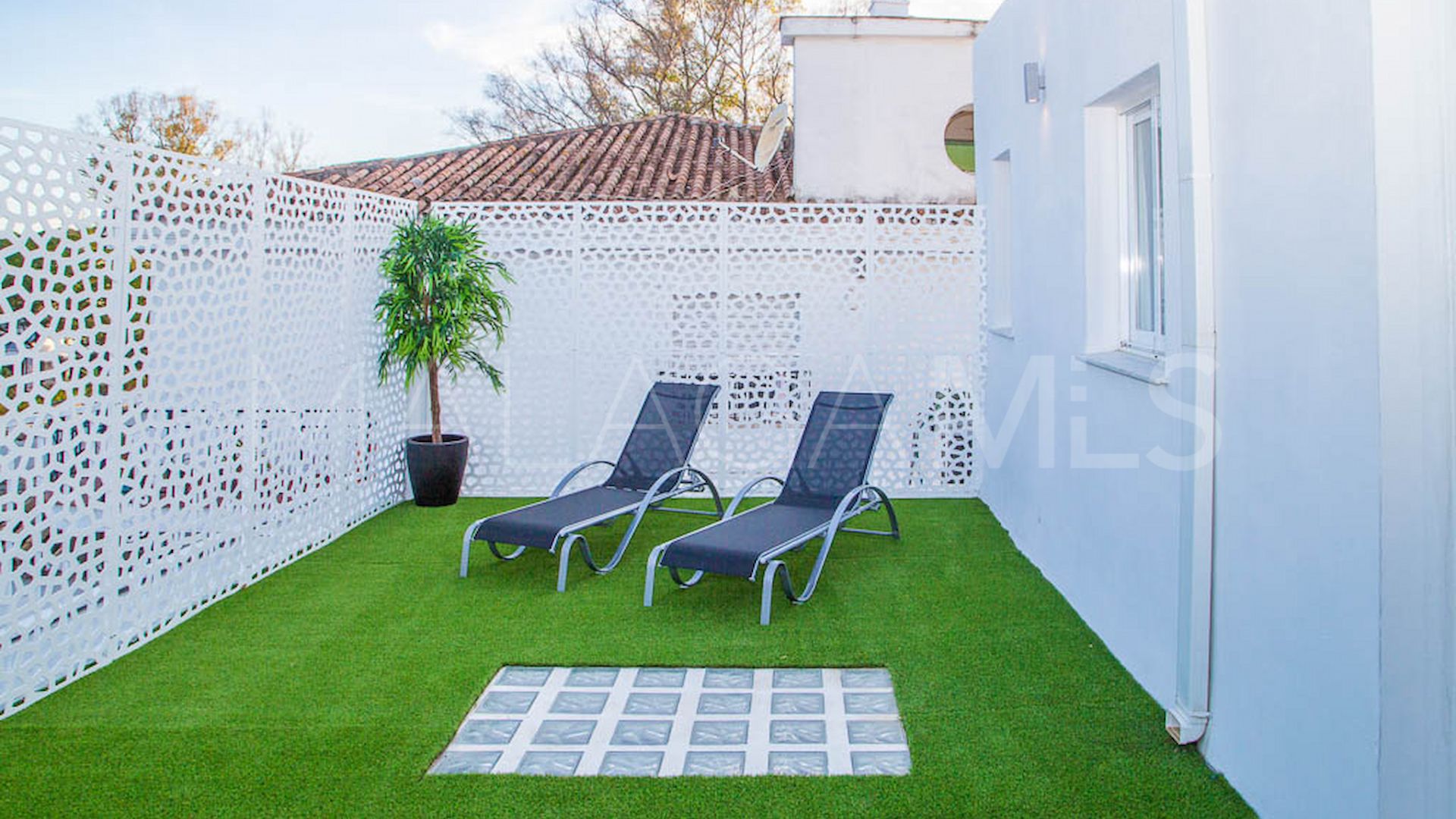 Hotel for sale in Marbella Golden Mile