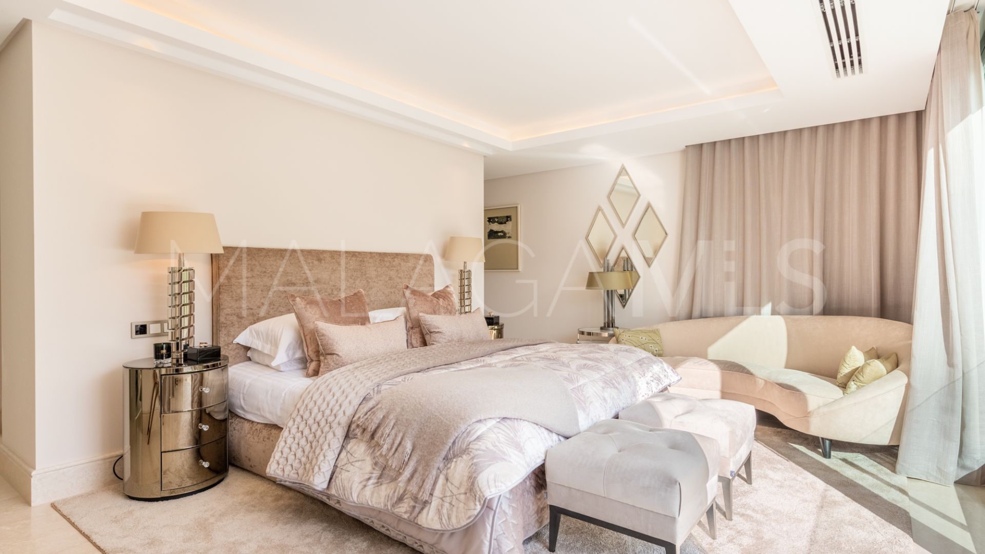 For sale villa with 4 bedrooms in Rio Verde Playa