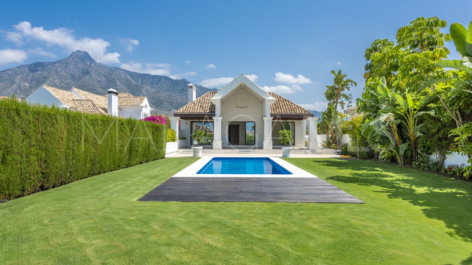 Villa for sale in Las Lomas del Marbella Club