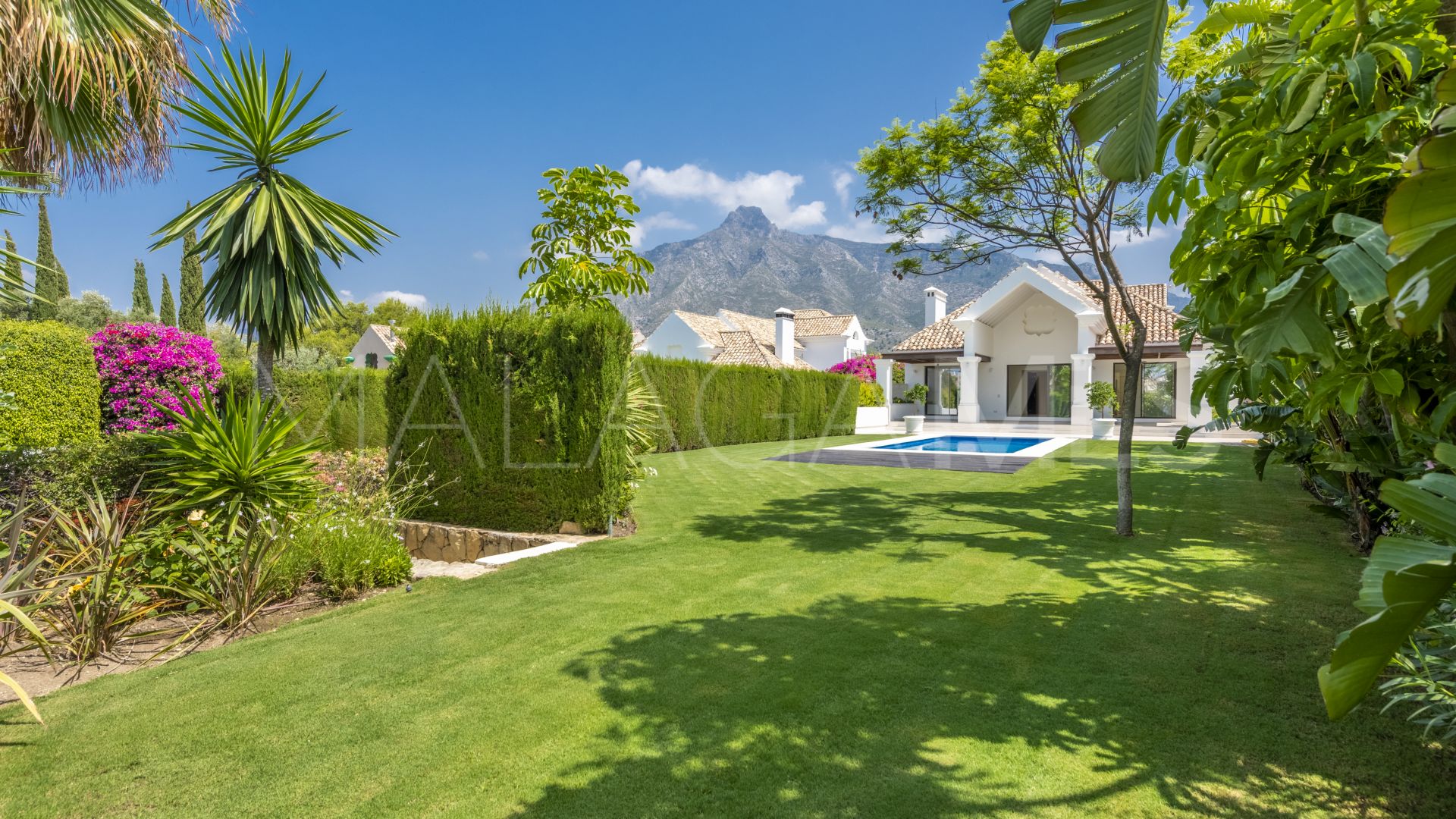 Se vende villa in Las Lomas del Marbella Club with 6 bedrooms