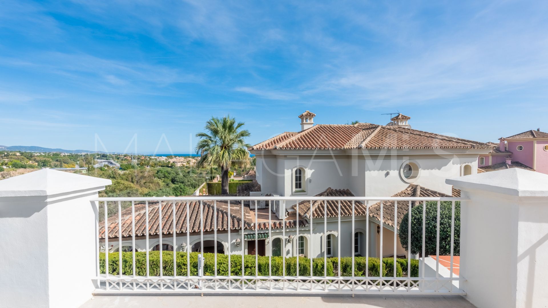 Se vende villa in Las Lomas del Marbella Club with 6 bedrooms