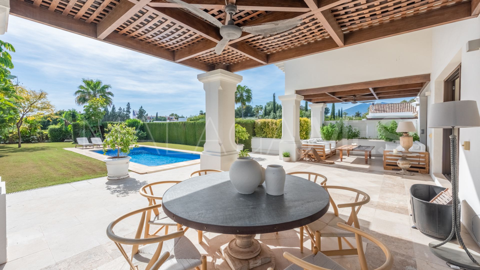 Villa for sale in Las Lomas del Marbella Club