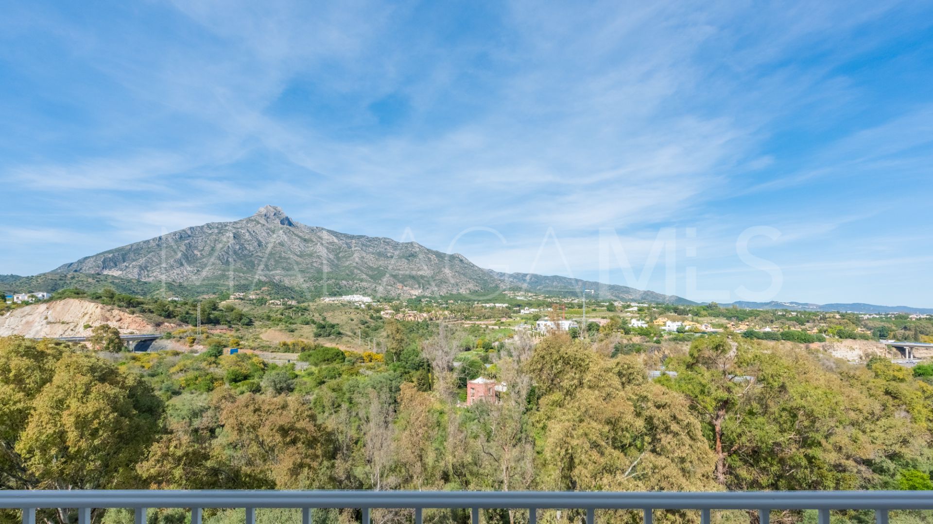 Villa for sale in Las Lomas del Marbella Club