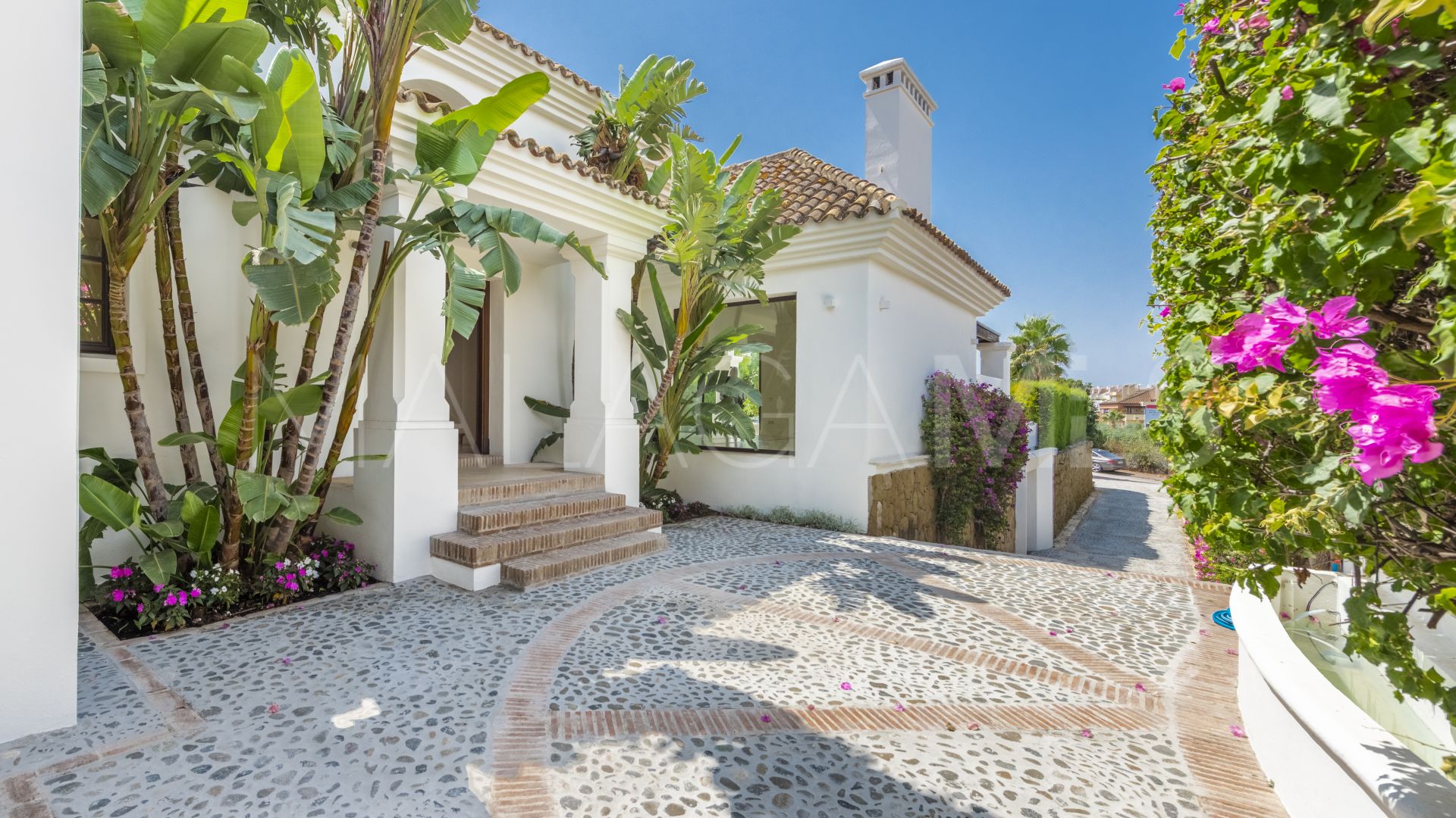 Se vende villa in Las Lomas del Marbella Club with 6 bedrooms