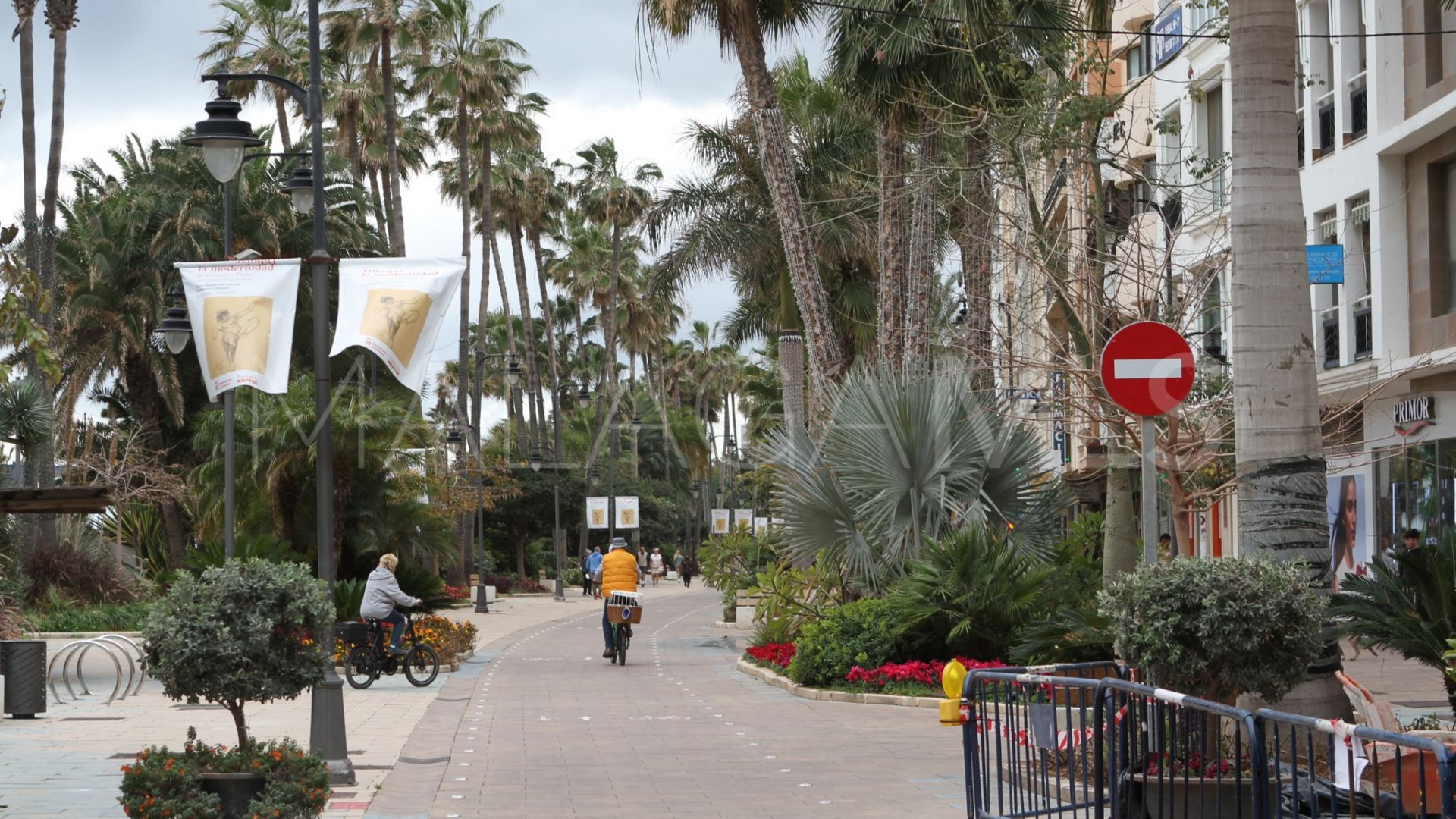 For sale apartment in Estepona Town with 2 bedrooms