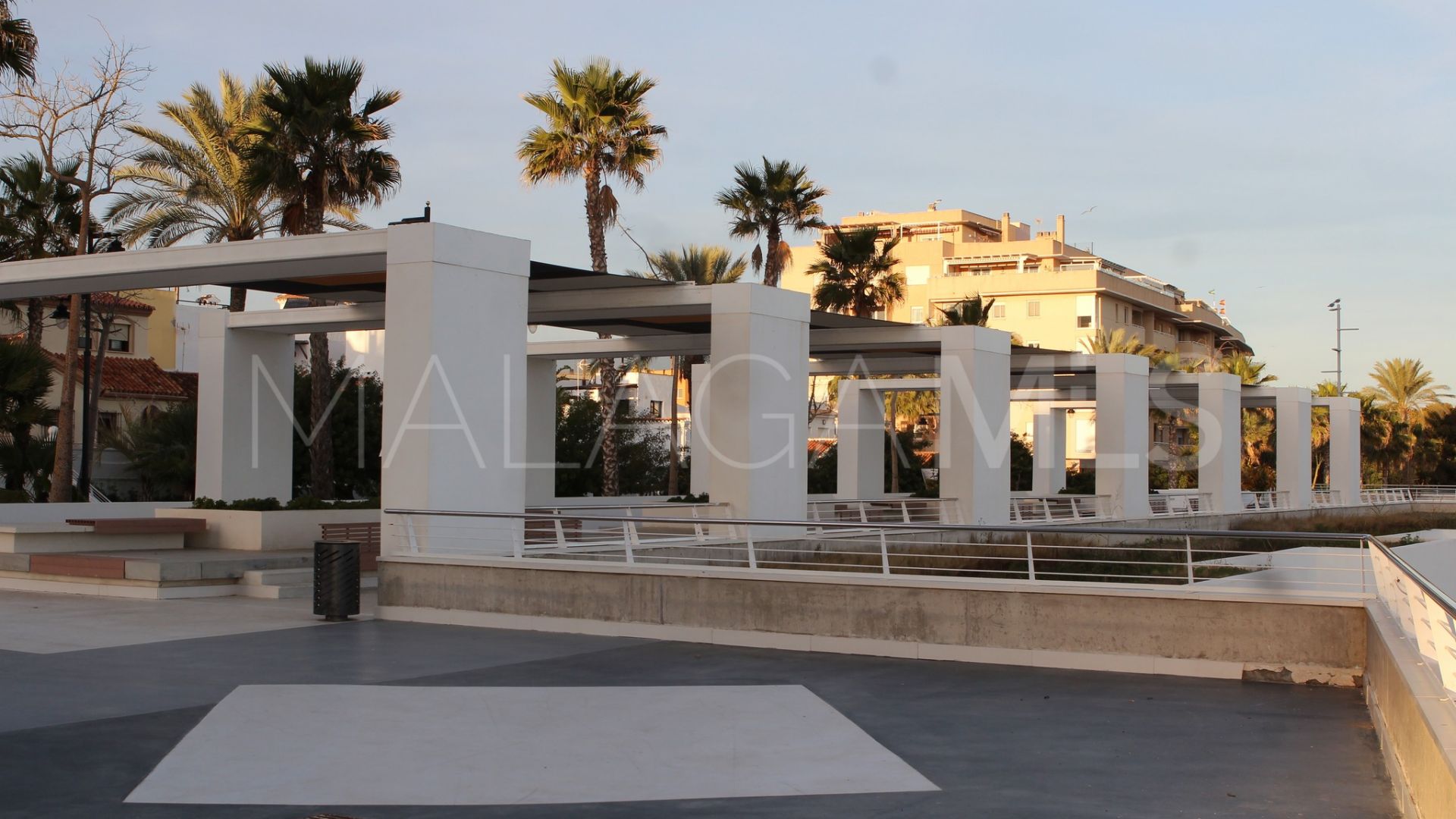 For sale apartment in Estepona Town with 2 bedrooms