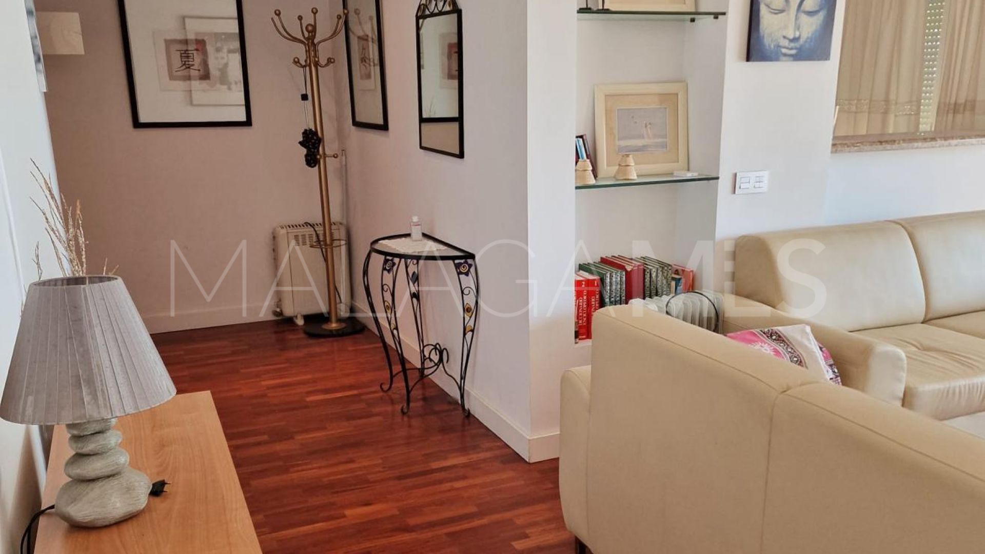 For sale apartment in Estepona Town with 2 bedrooms