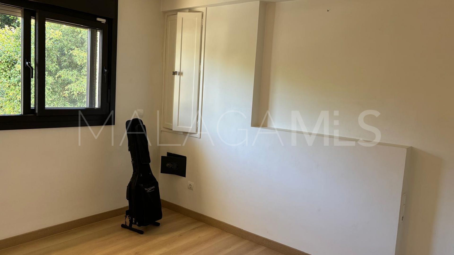 Ground floor duplex for sale in Seghers