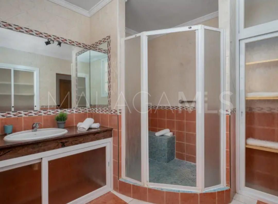 Landhaus for sale in El Padron