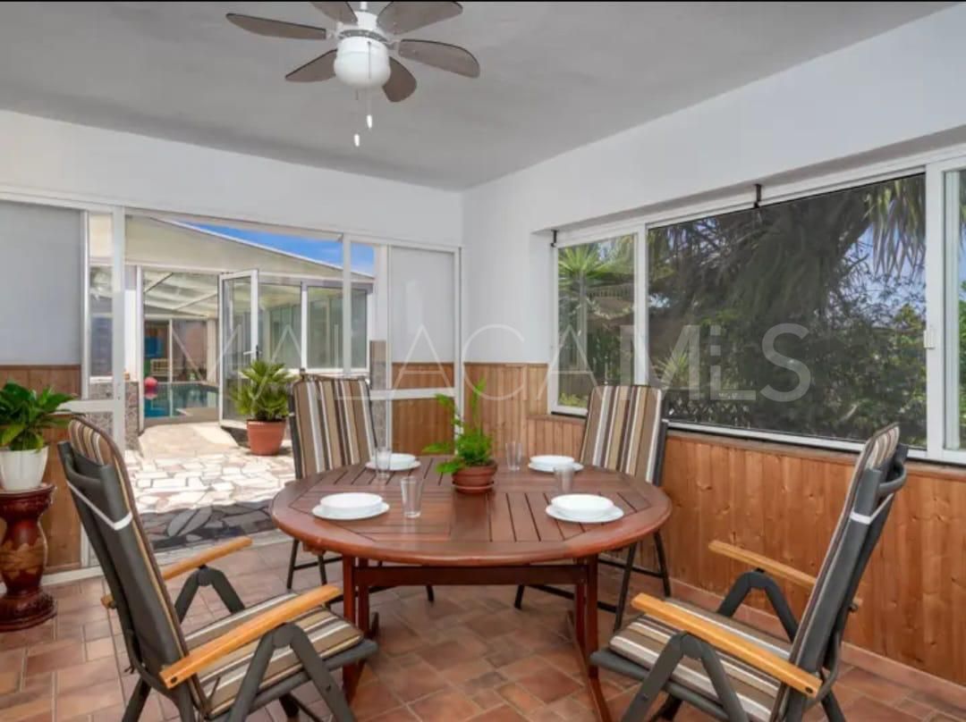 Landhaus for sale in El Padron
