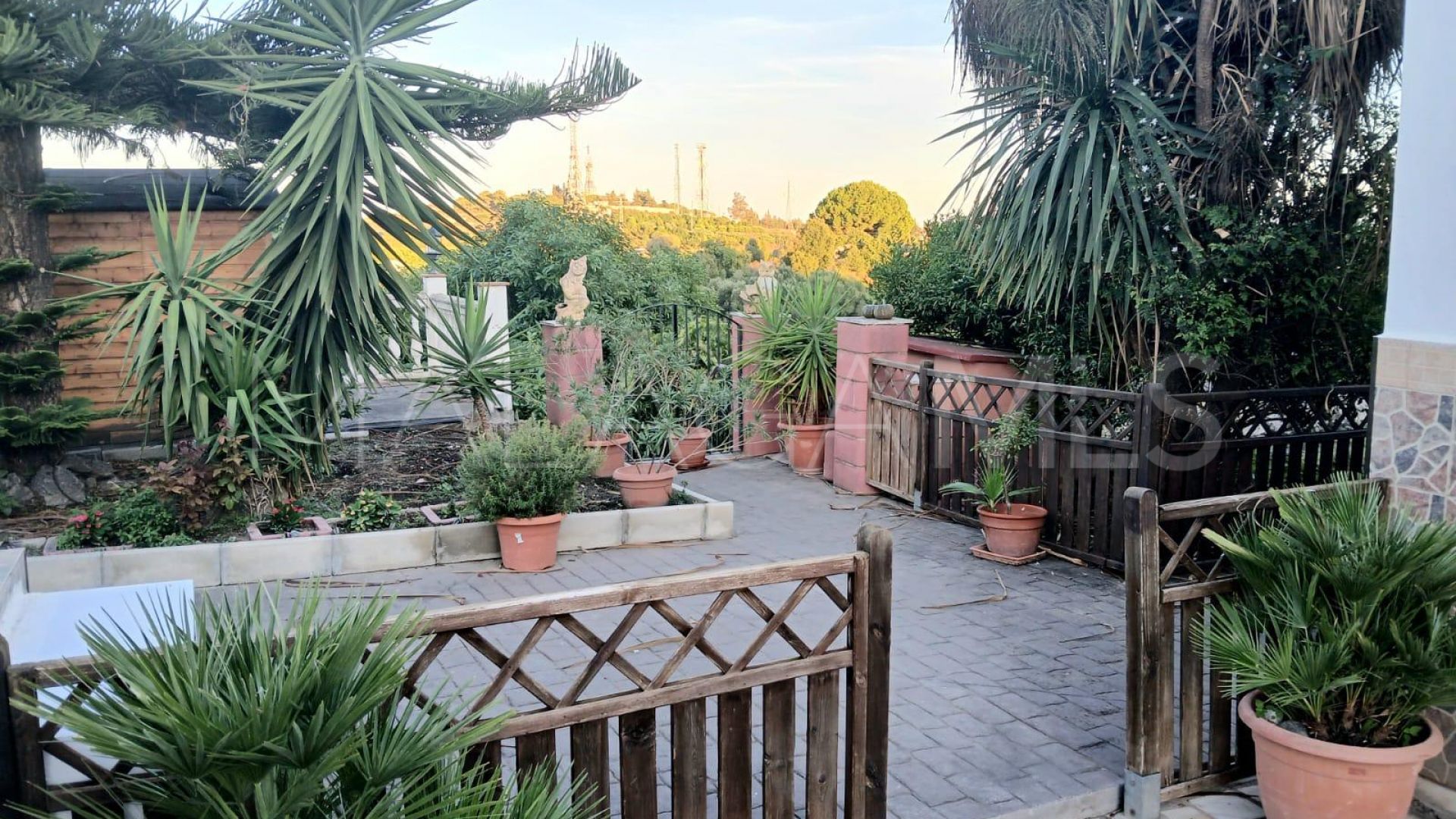 Landhaus for sale in El Padron