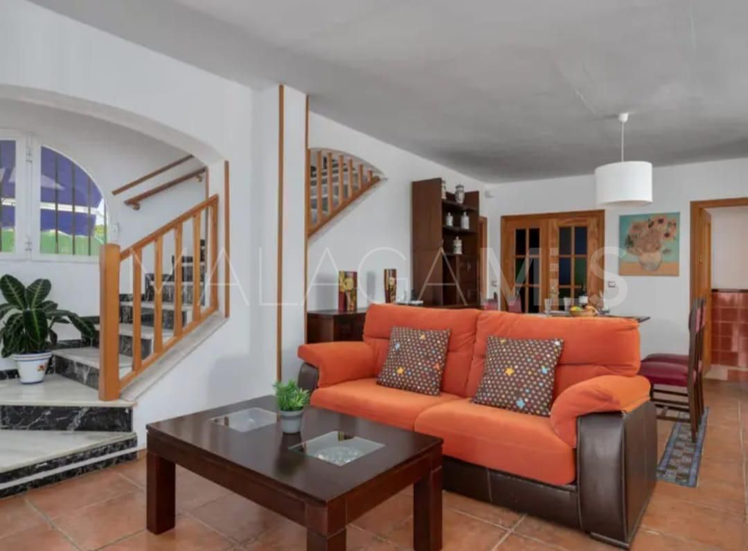 Landhaus for sale in El Padron