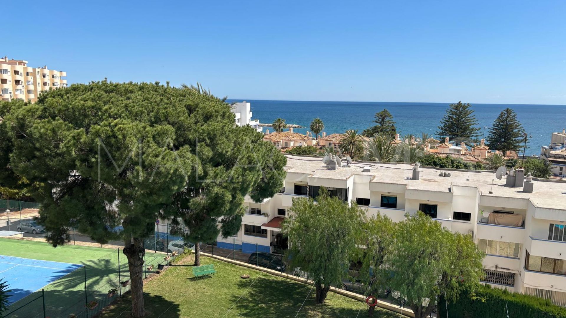 Appartement for sale in Estepona Puerto