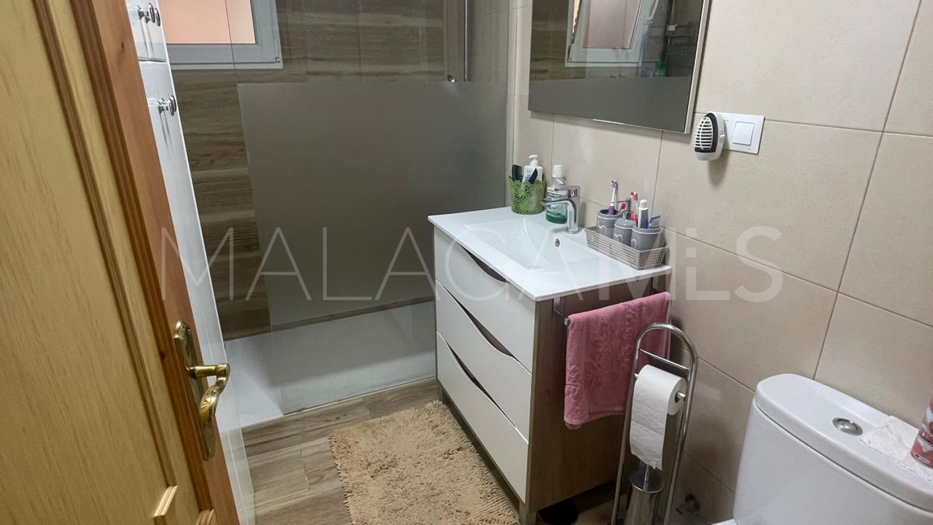 Flat for sale in Estepona Puerto