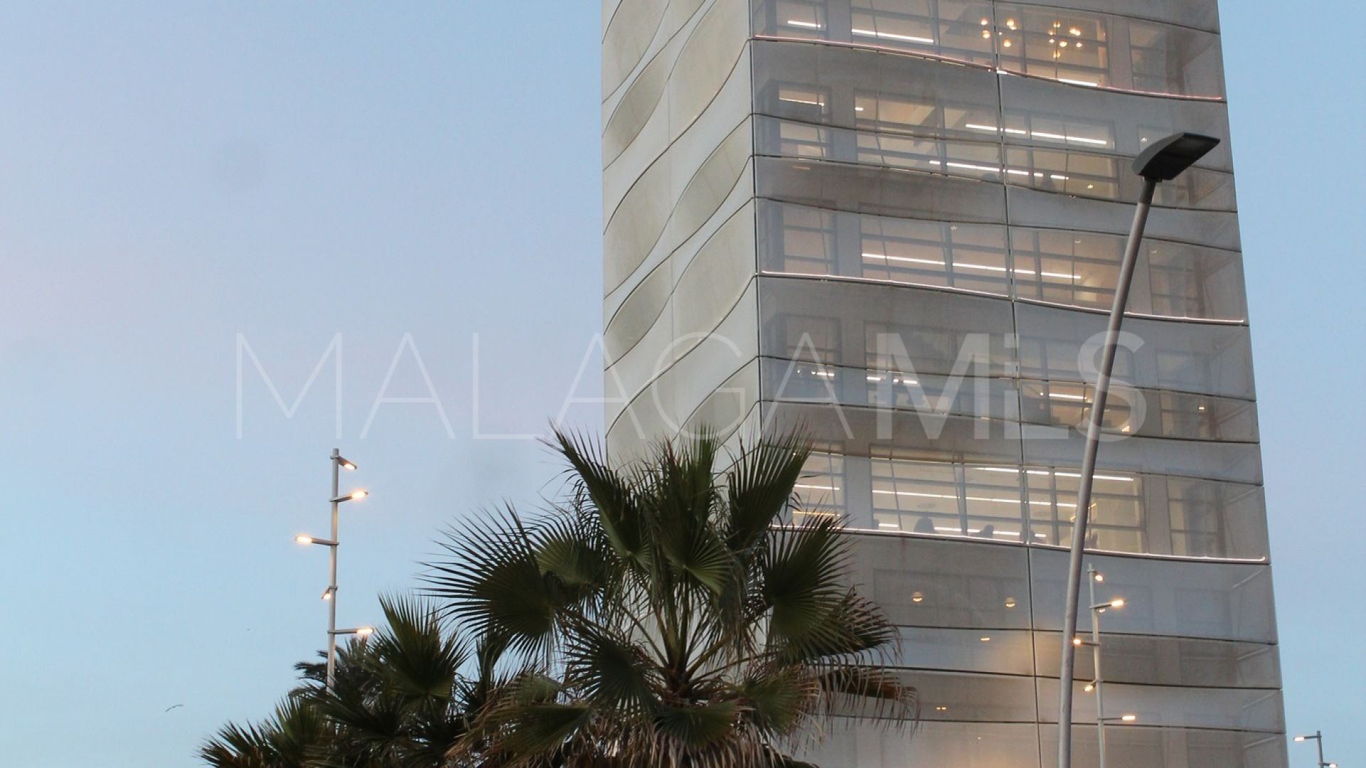 Flat for sale in Estepona Puerto