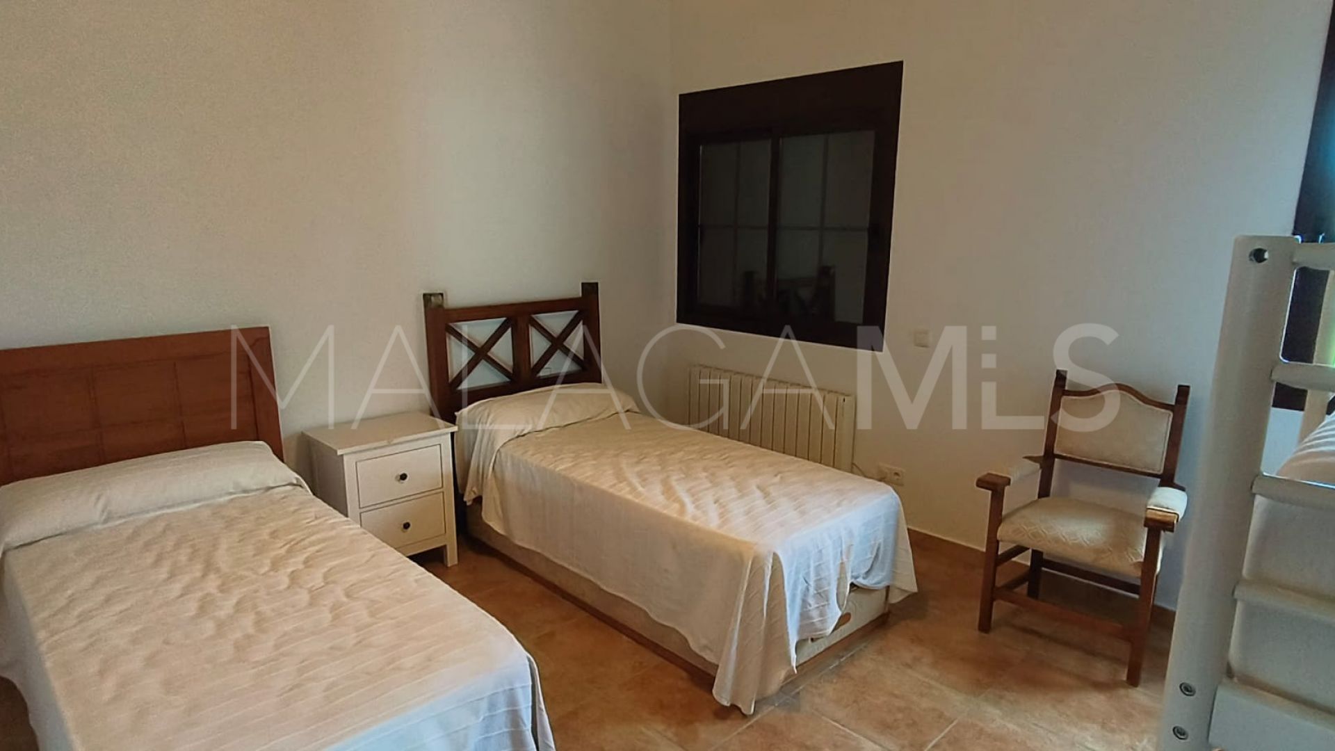 Landhaus for sale in La Alberdina
