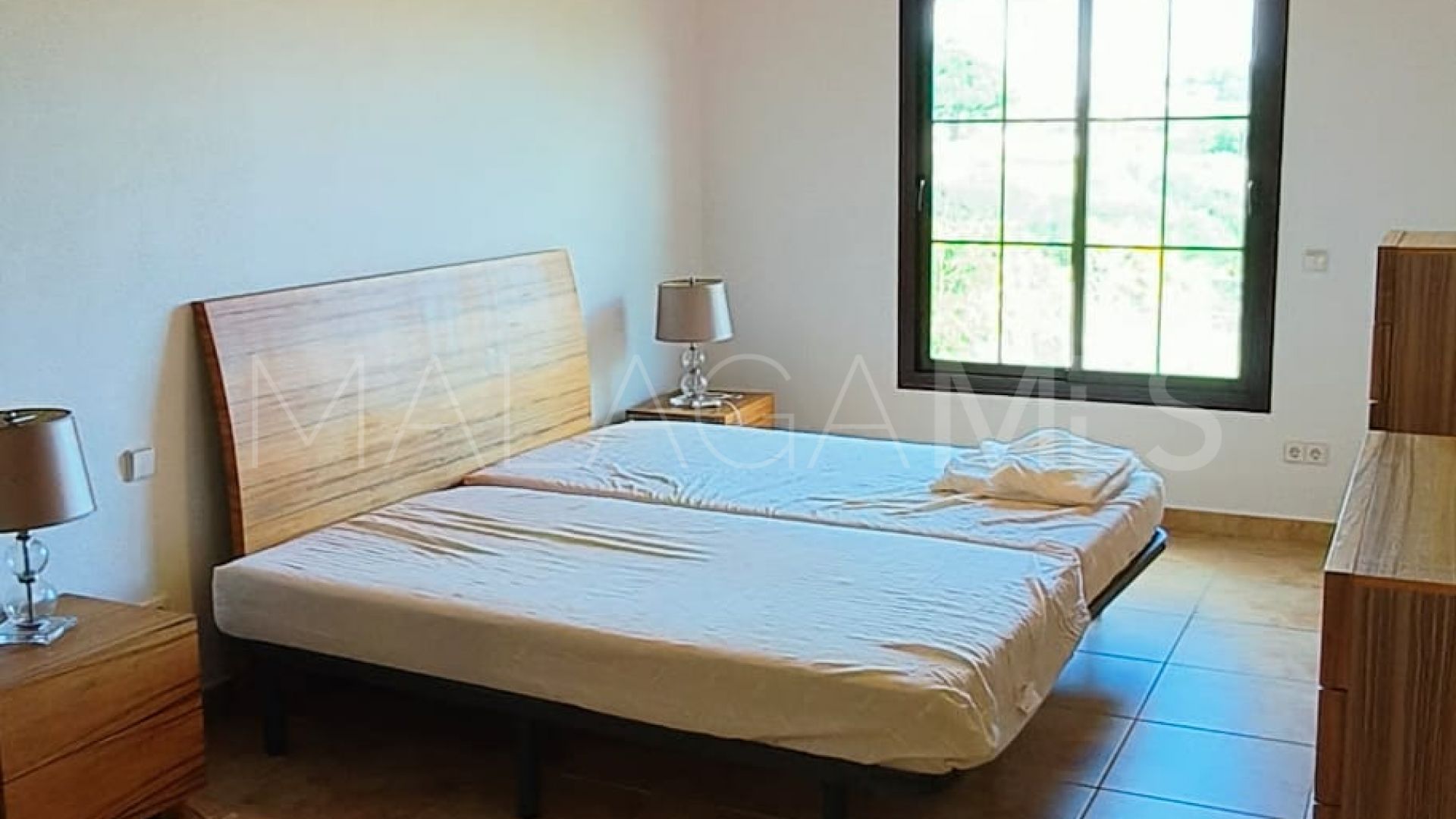 Landhaus for sale in La Alberdina