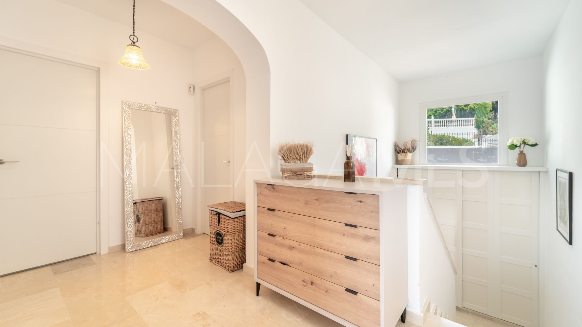 Villa for sale in Cerros del Aguila
