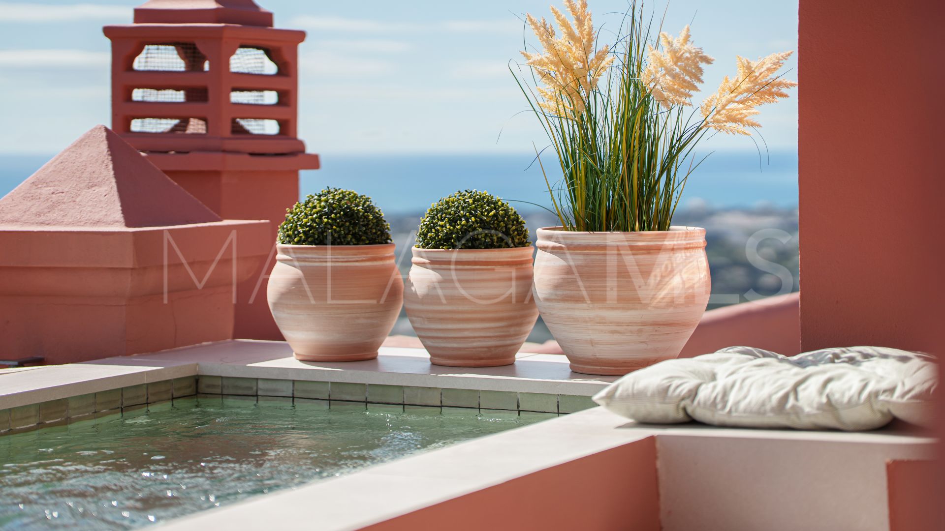 Duplex penthouse for sale in Monte Halcones