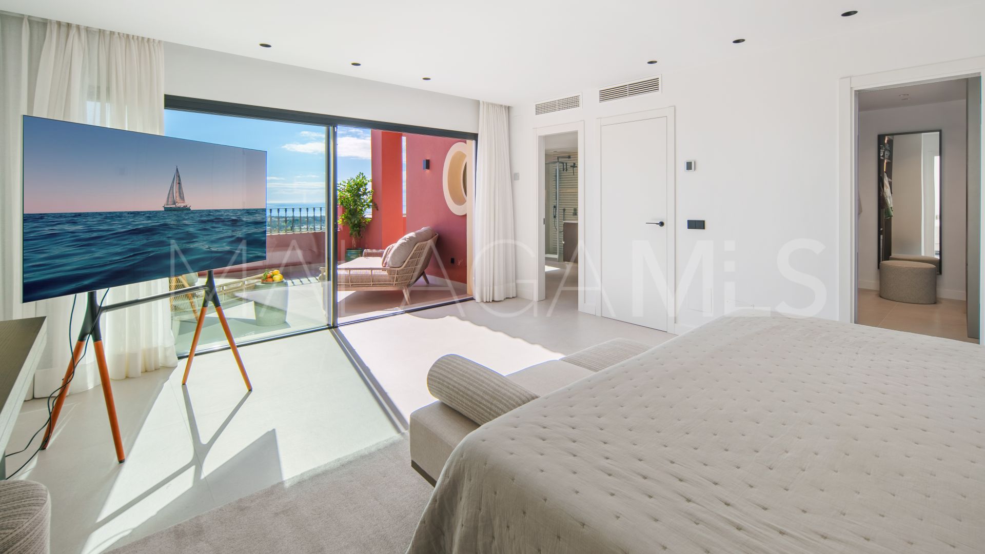 Duplex penthouse for sale in Monte Halcones