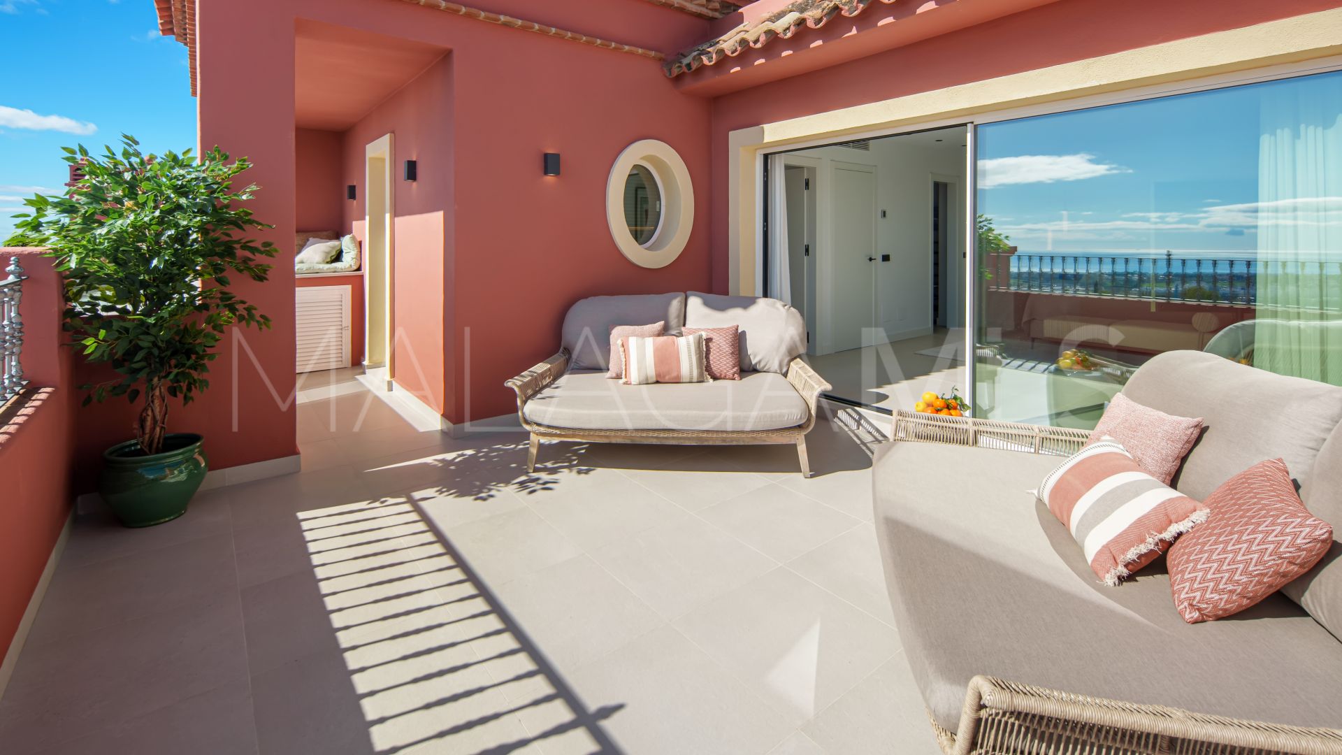 Duplex penthouse for sale in Monte Halcones