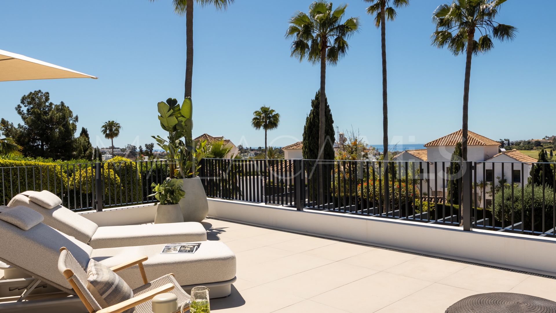 4 bedrooms villa for sale in Altos del Paraiso