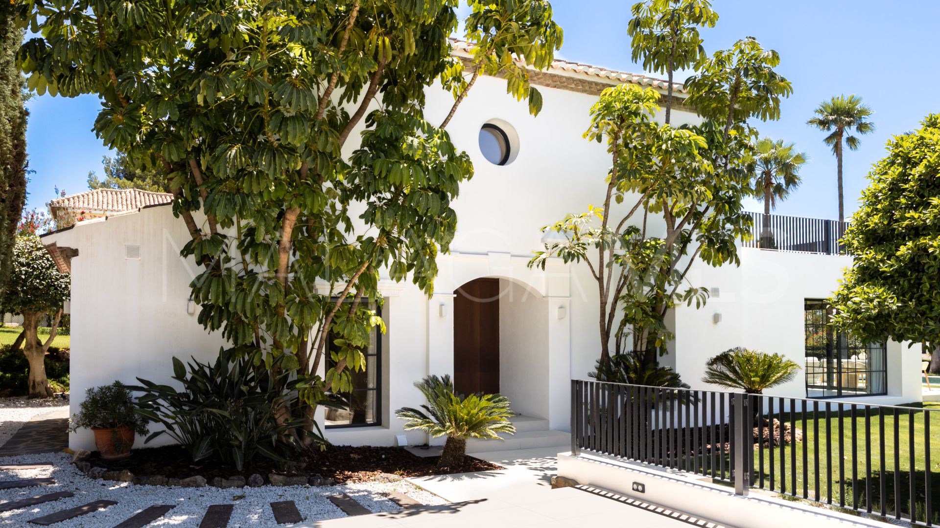 4 bedrooms villa for sale in Altos del Paraiso