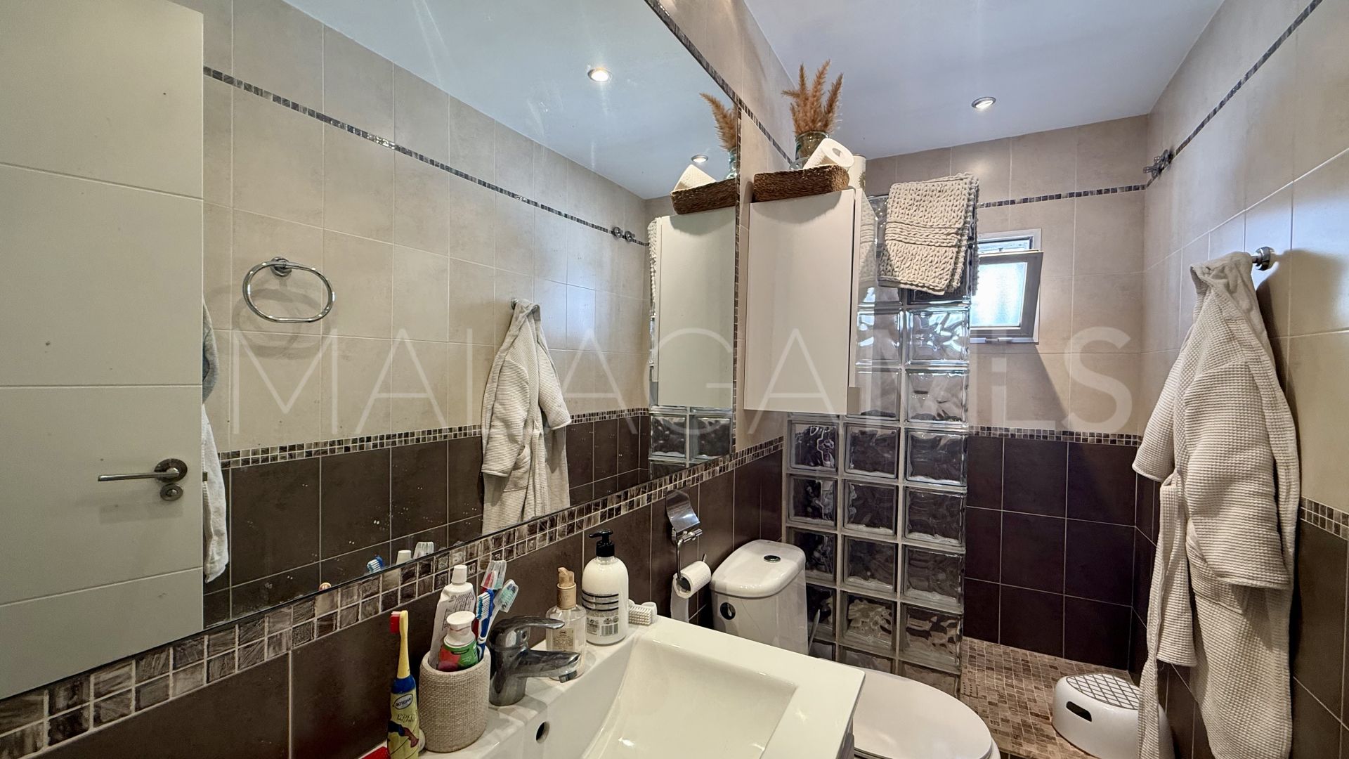 Villa for sale in Nueva Andalucia