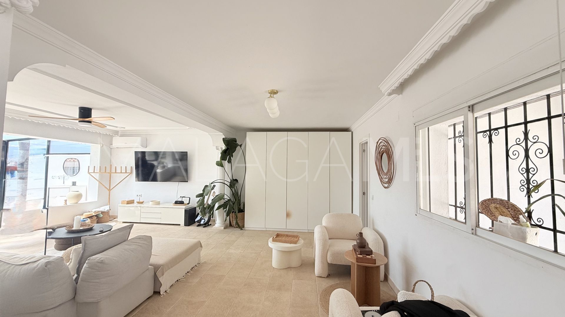 Villa for sale in Nueva Andalucia