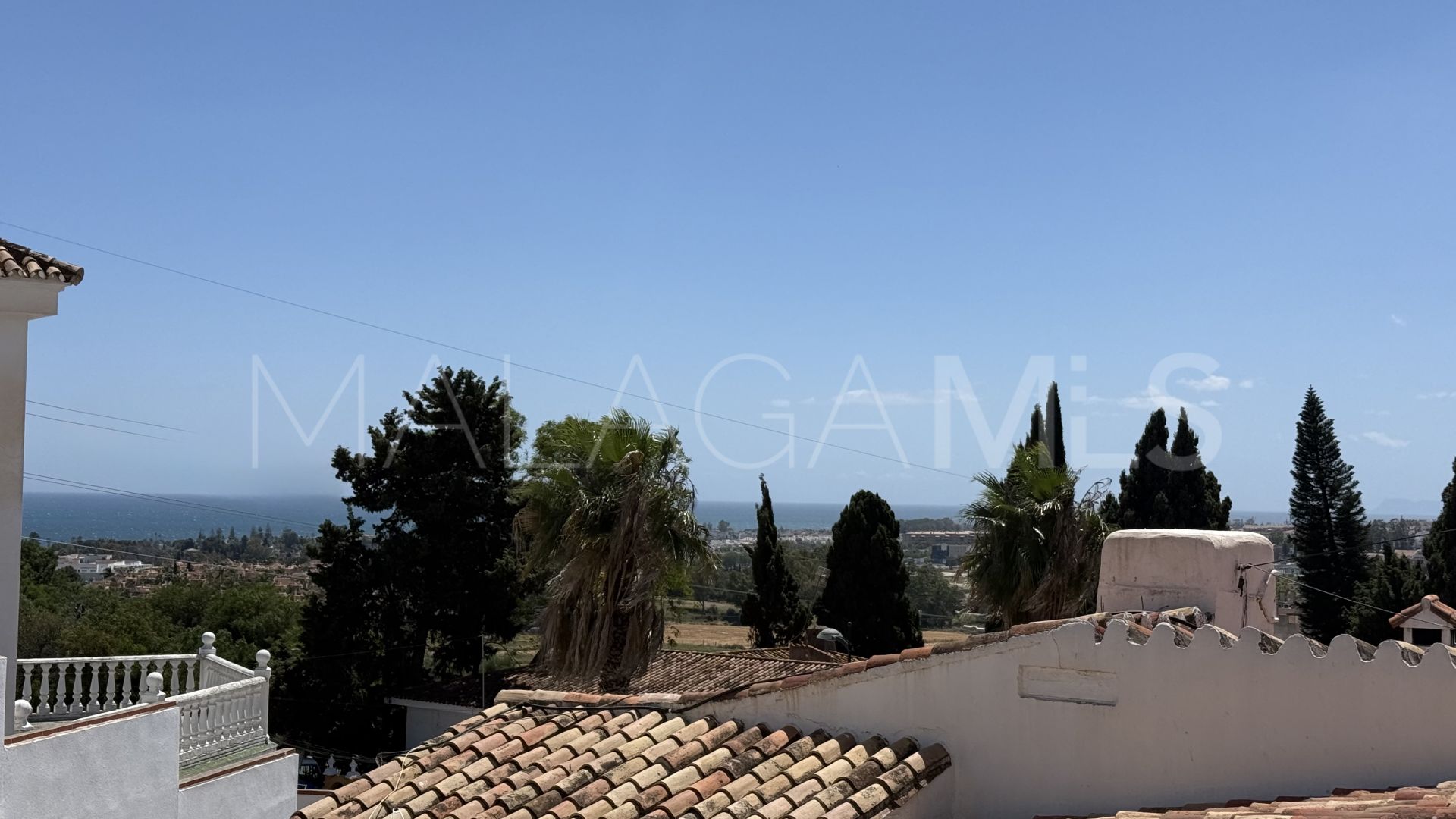 Villa for sale in Nueva Andalucia