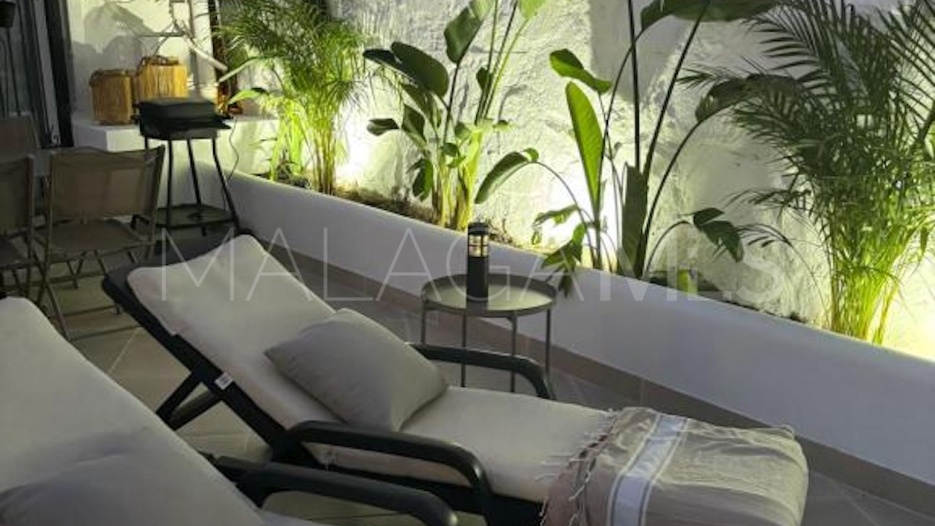 Villa for sale in Nueva Andalucia