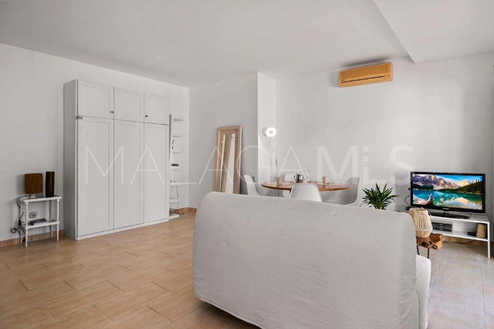 Villa for sale in Nueva Andalucia