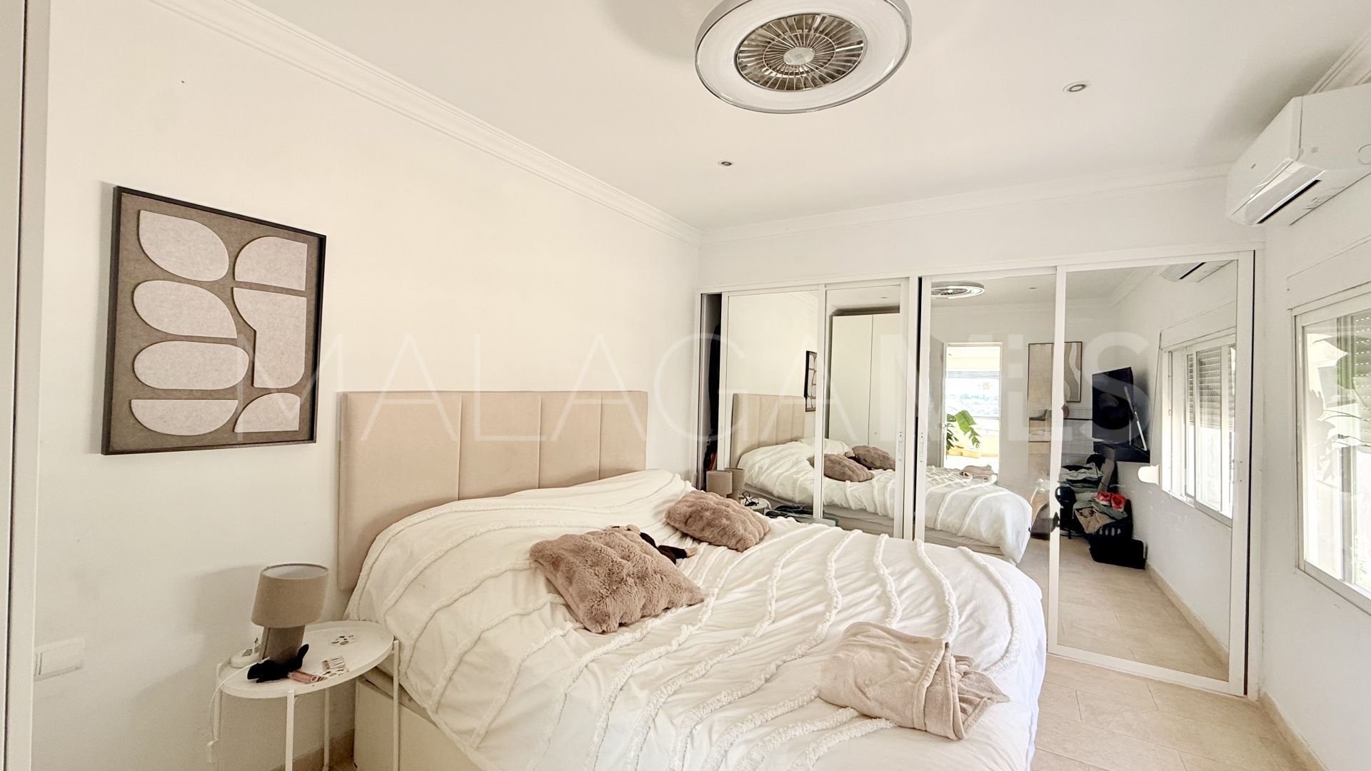 Villa for sale in Nueva Andalucia