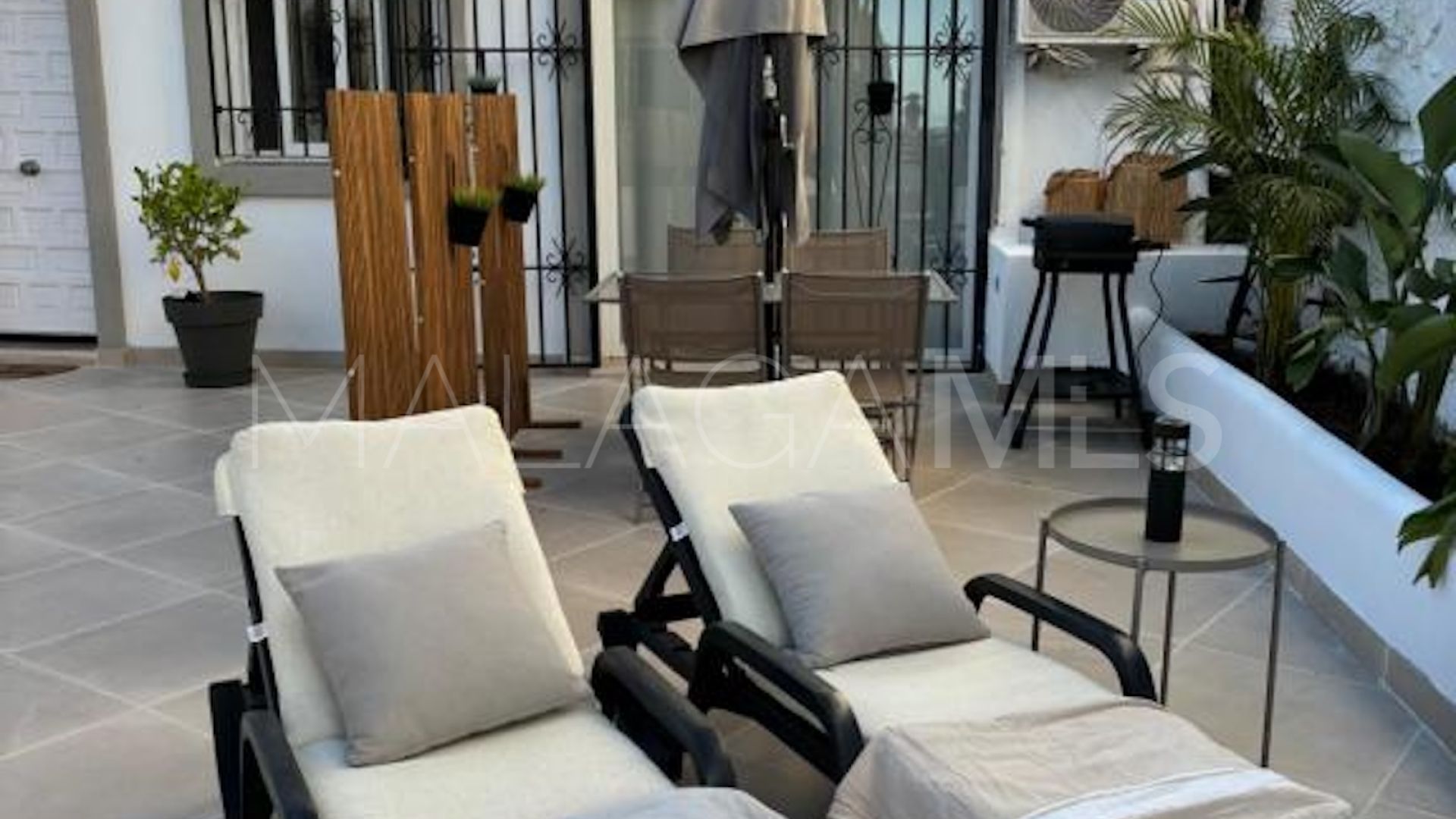 Villa for sale in Nueva Andalucia