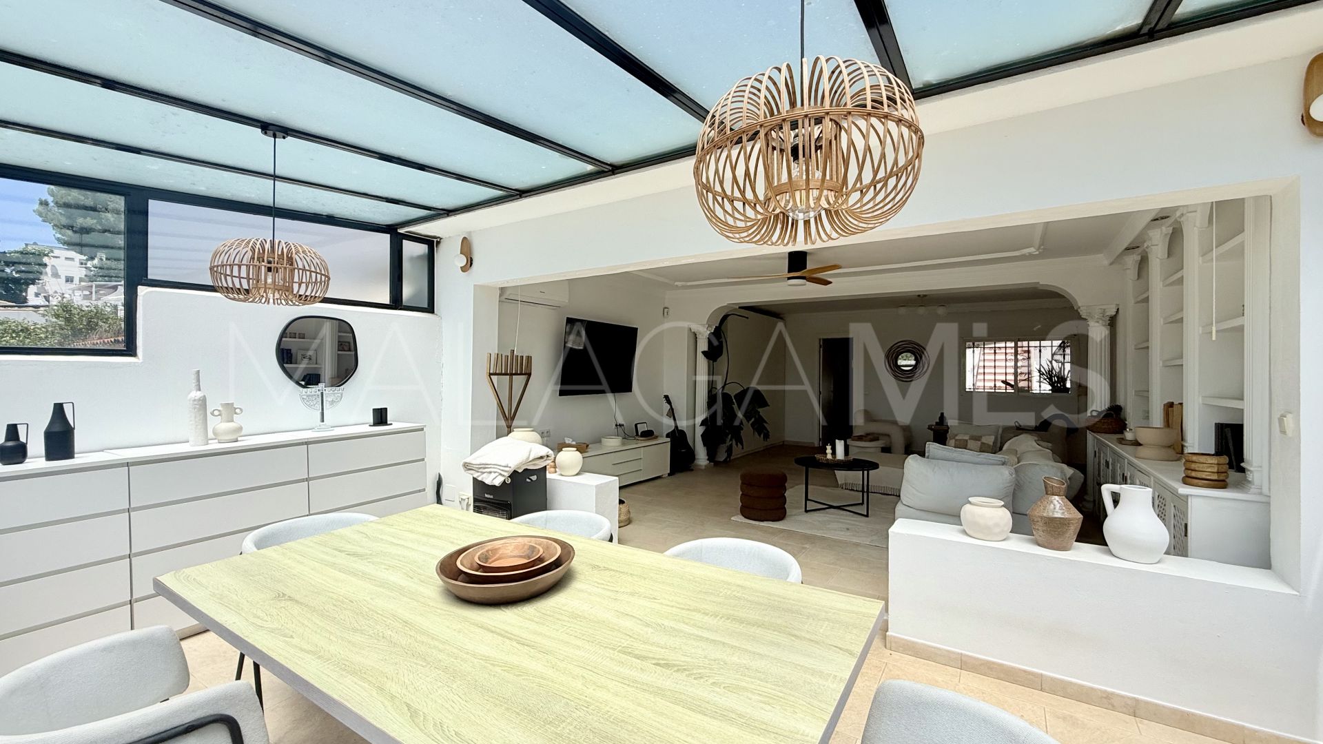 Villa for sale in Nueva Andalucia