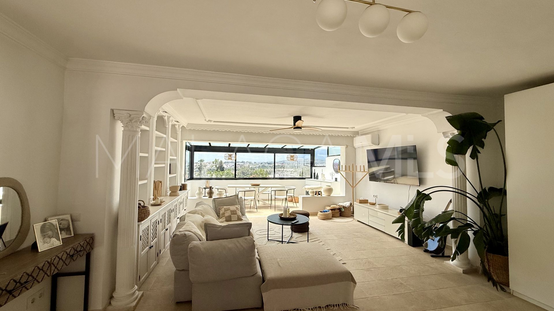 Villa for sale in Nueva Andalucia