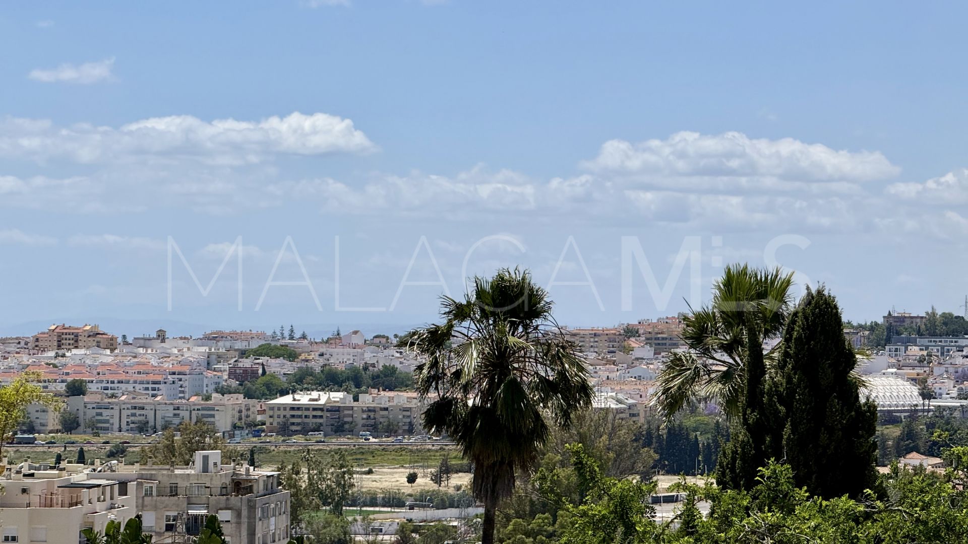 Villa for sale in Nueva Andalucia
