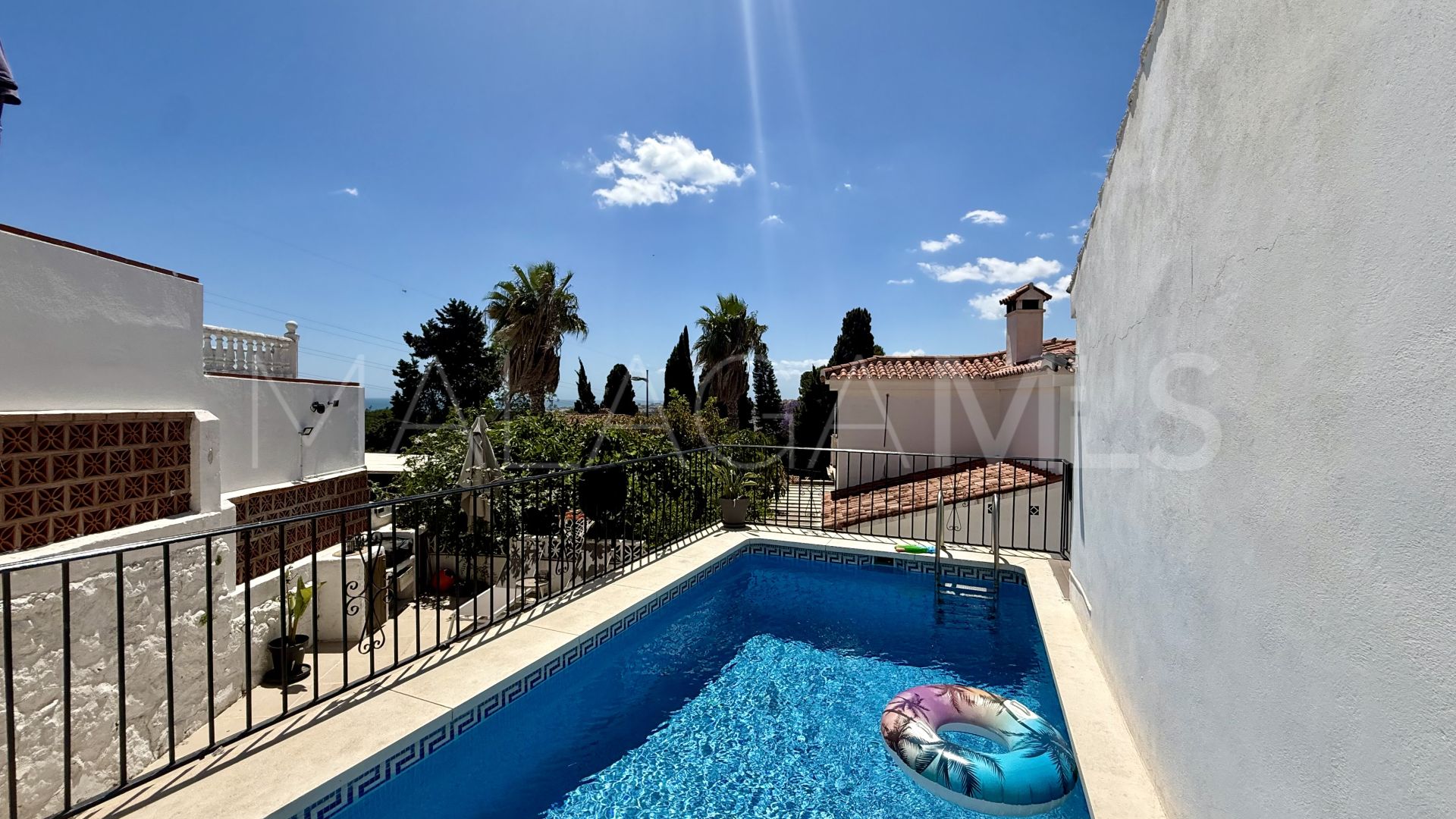 Villa for sale in Nueva Andalucia