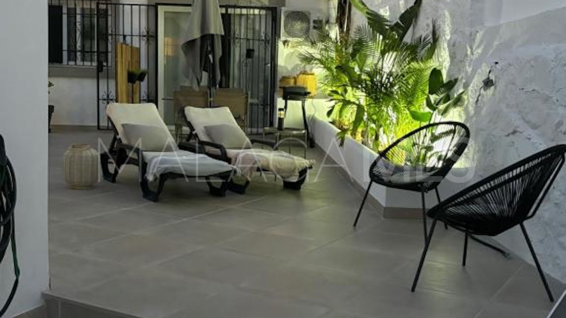 Villa for sale in Nueva Andalucia