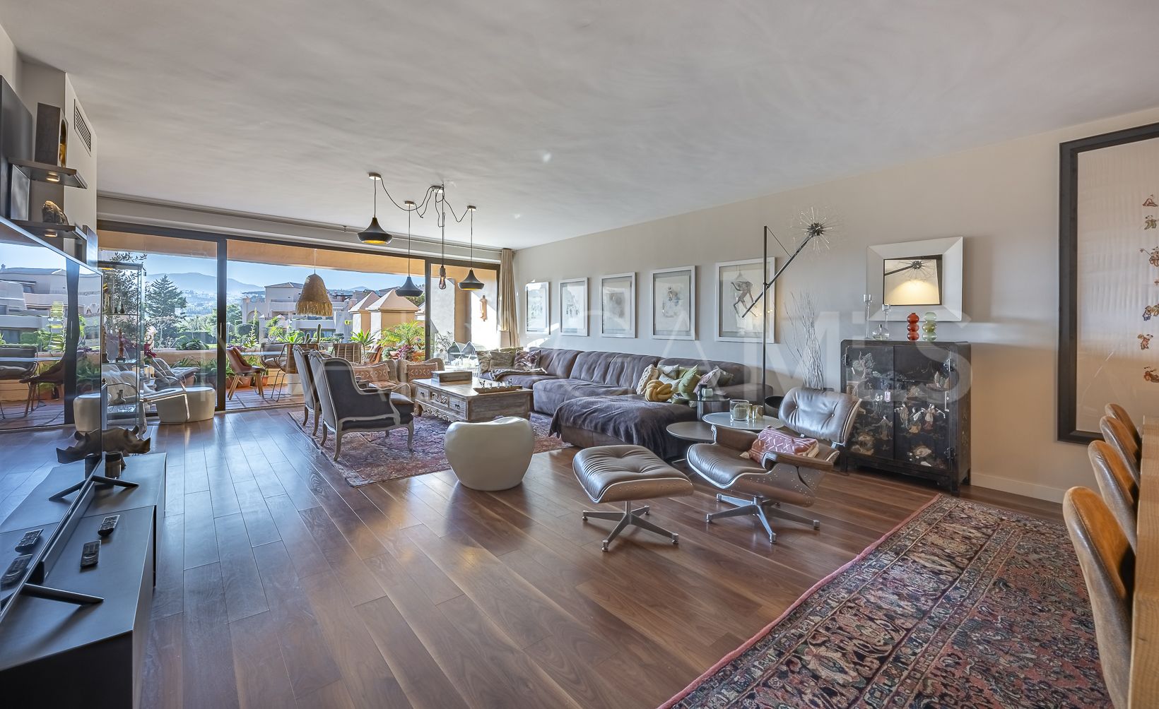 Zweistöckiges penthouse for sale in Estepona Ost