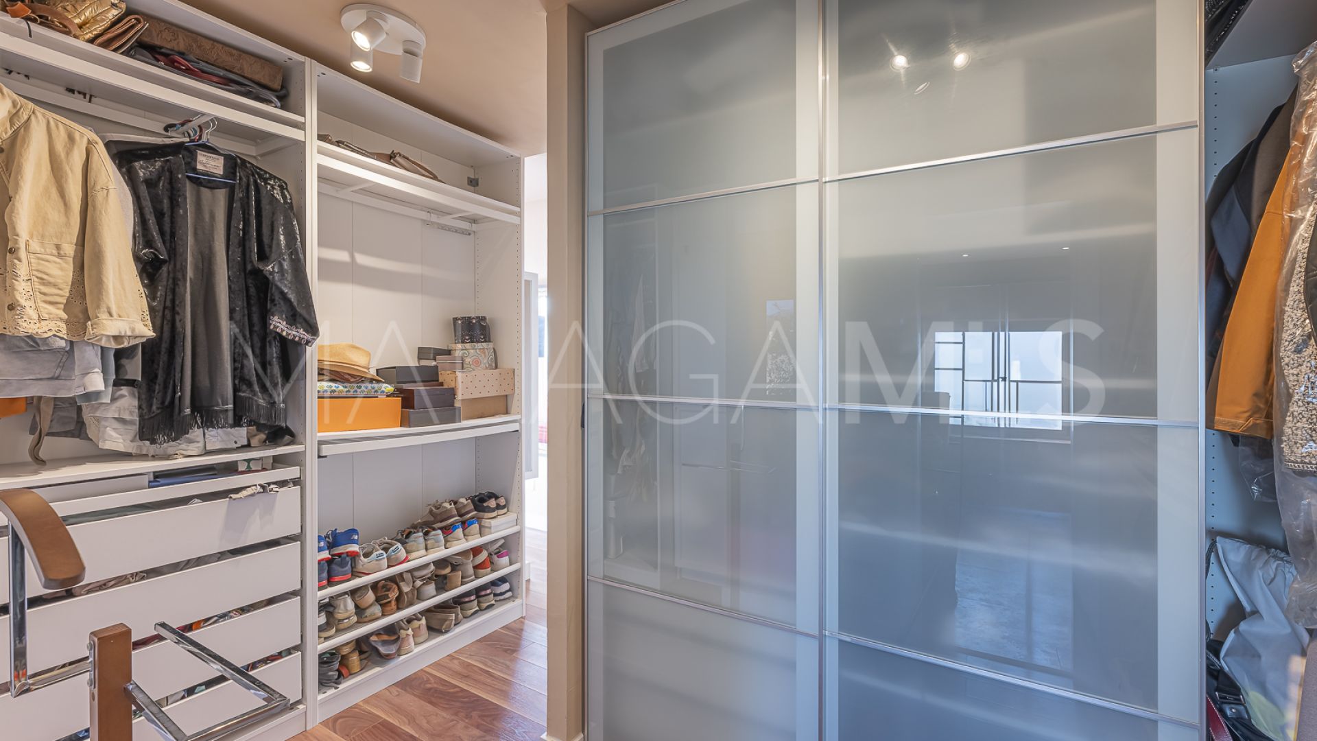 Zweistöckiges penthouse for sale in Estepona Ost