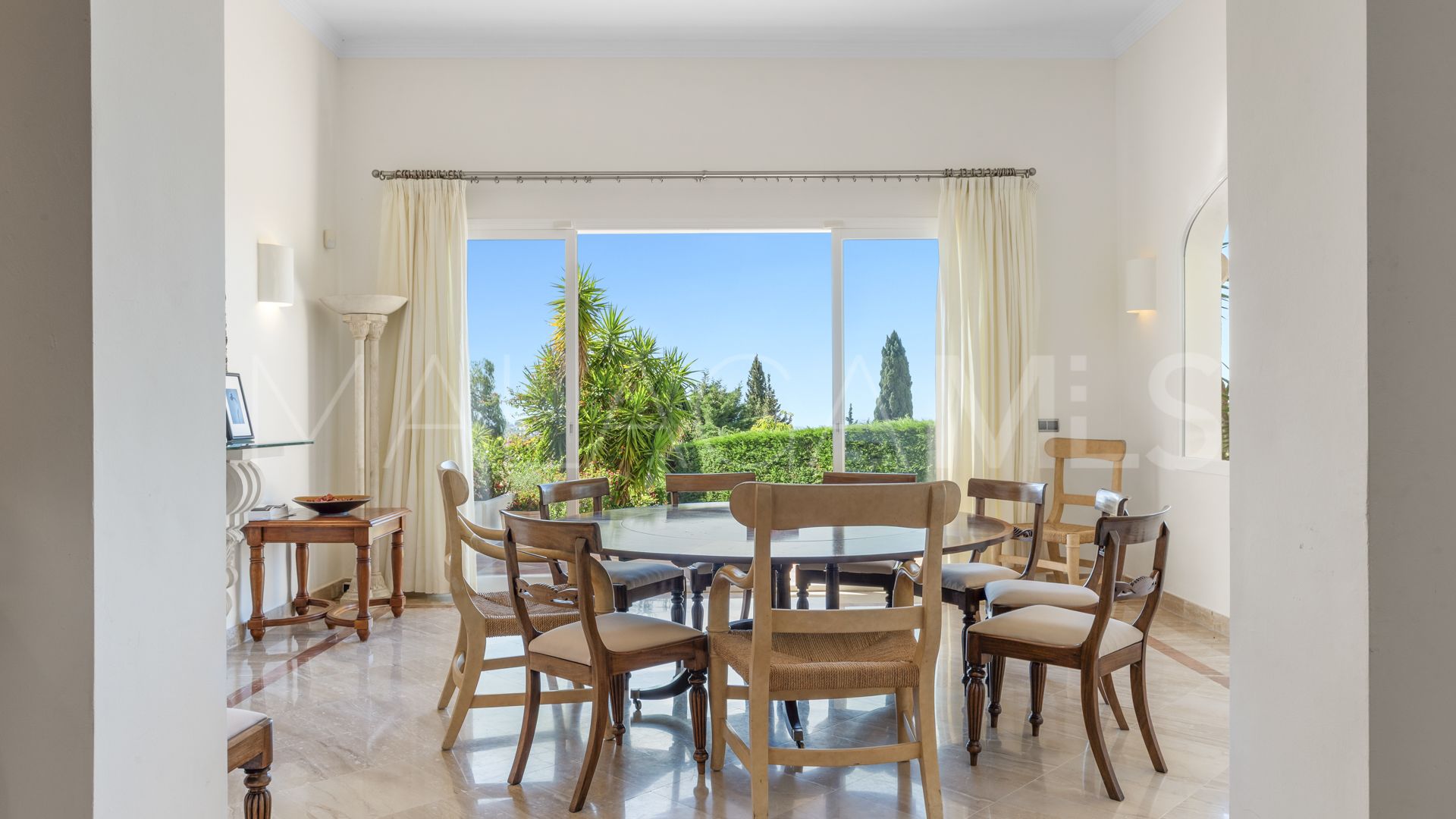 Buy villa in Puerto del Almendro with 5 bedrooms